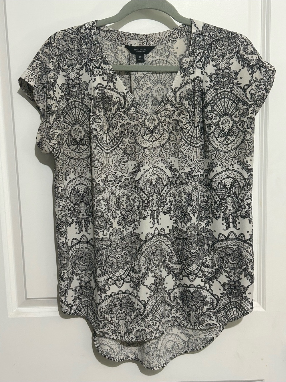 Simply Vera Vera Wang Women's Blouse Bundle of 2 Tops Size M